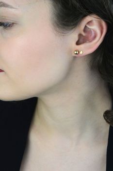 Złote kolczyki kulki 7 mm 333 unisex – duże sztyfty (2).jpg